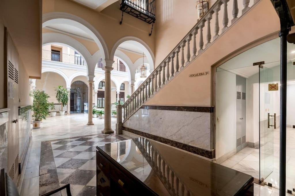 Apartamentos Rg, San Vicente 22 Sevilla Dış mekan fotoğraf