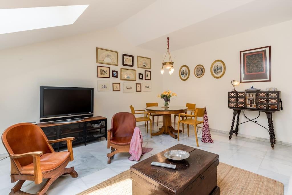 Apartamentos Rg, San Vicente 22 Sevilla Dış mekan fotoğraf