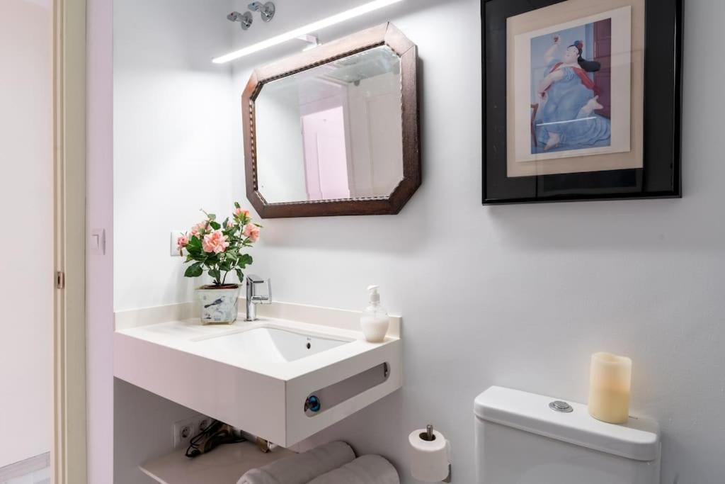 Apartamentos Rg, San Vicente 22 Sevilla Dış mekan fotoğraf