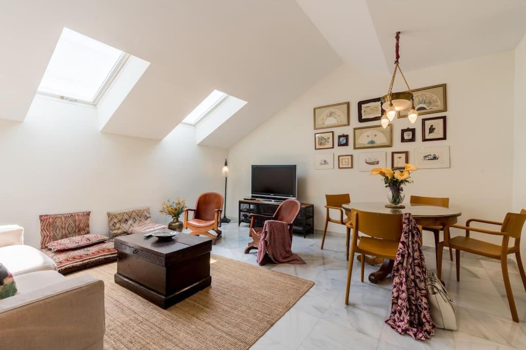 Apartamentos Rg, San Vicente 22 Sevilla Dış mekan fotoğraf