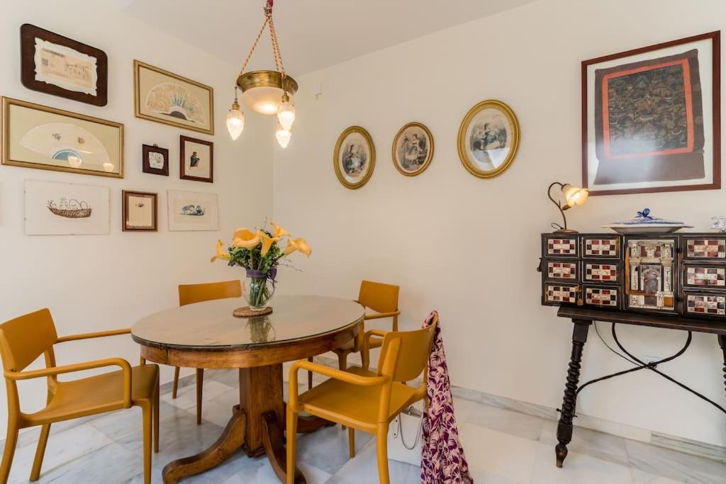 Apartamentos Rg, San Vicente 22 Sevilla Dış mekan fotoğraf