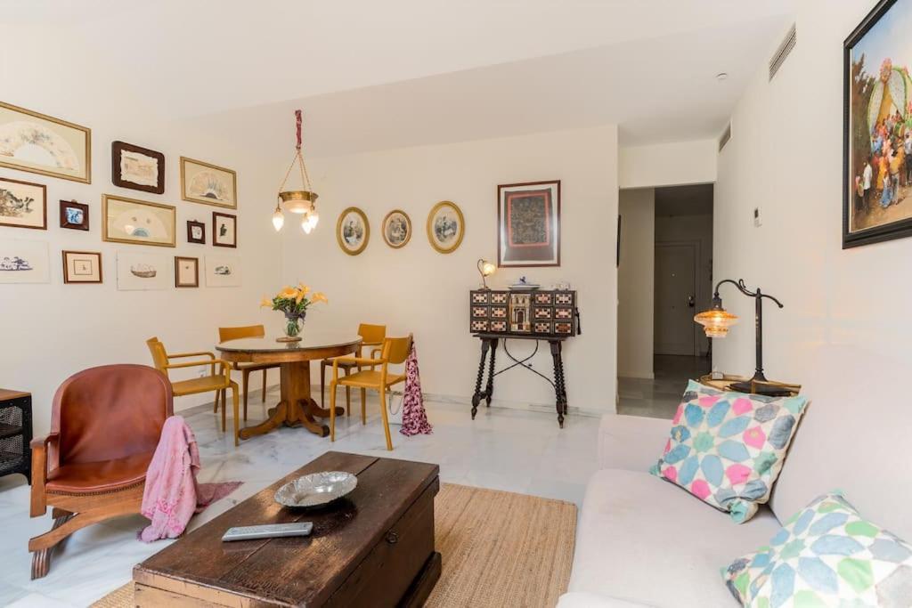 Apartamentos Rg, San Vicente 22 Sevilla Dış mekan fotoğraf